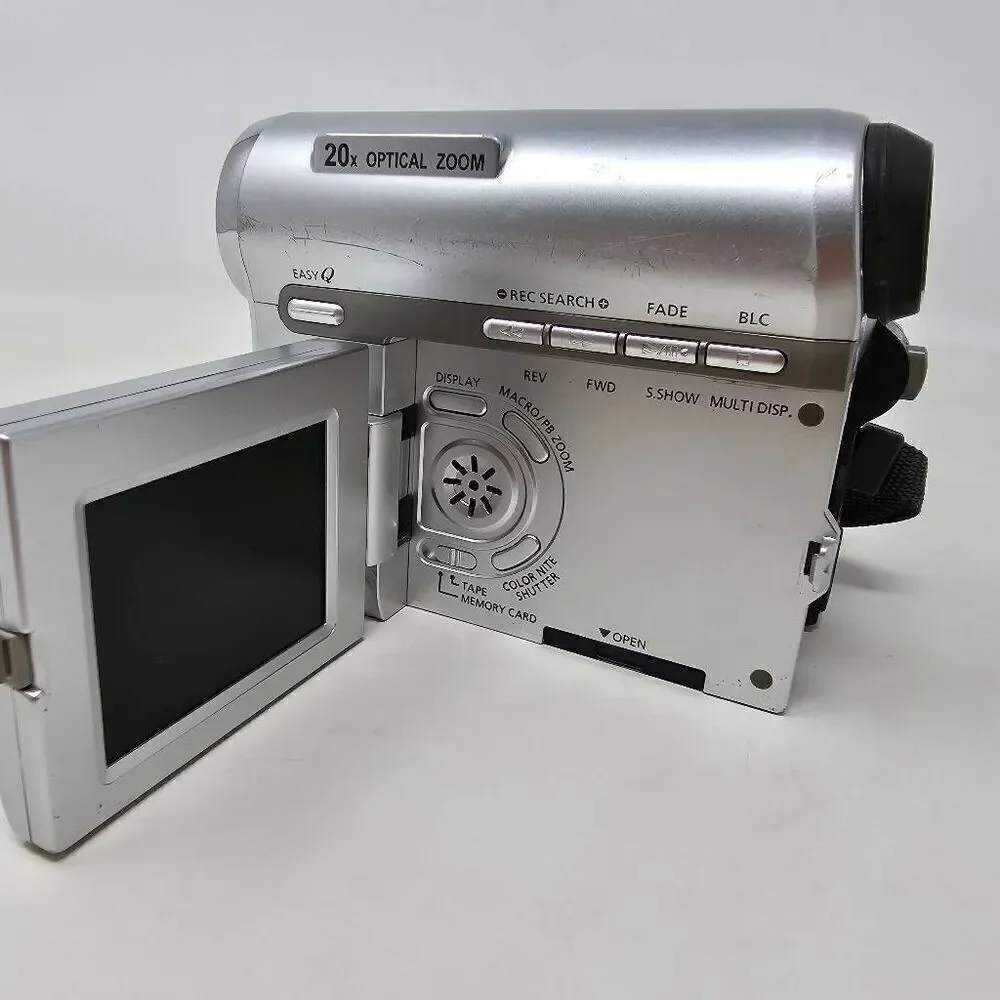 SAMSUNG SC-D353 MINI DV CAMCORDER 20X OPTICAL ZOOM NO BATTERY UNTESTED FOR PARTS